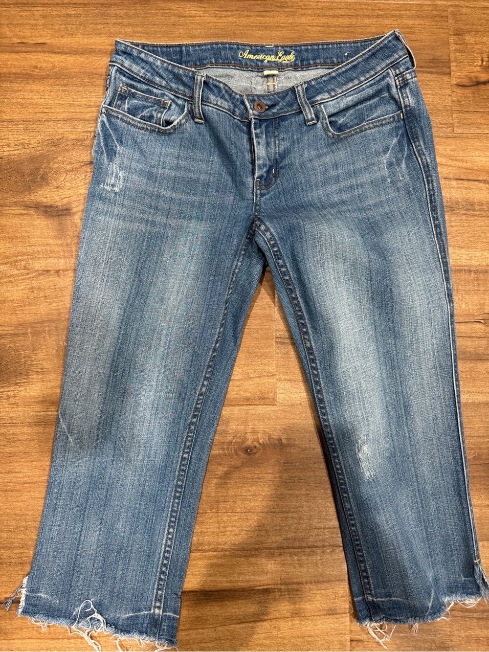 American Eagle Outfitters Distressed Medium Blue Cropped Jeans